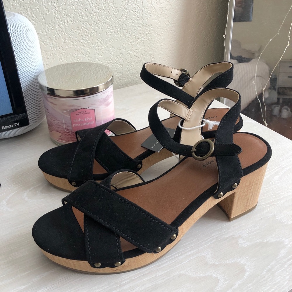 american eagle clogs